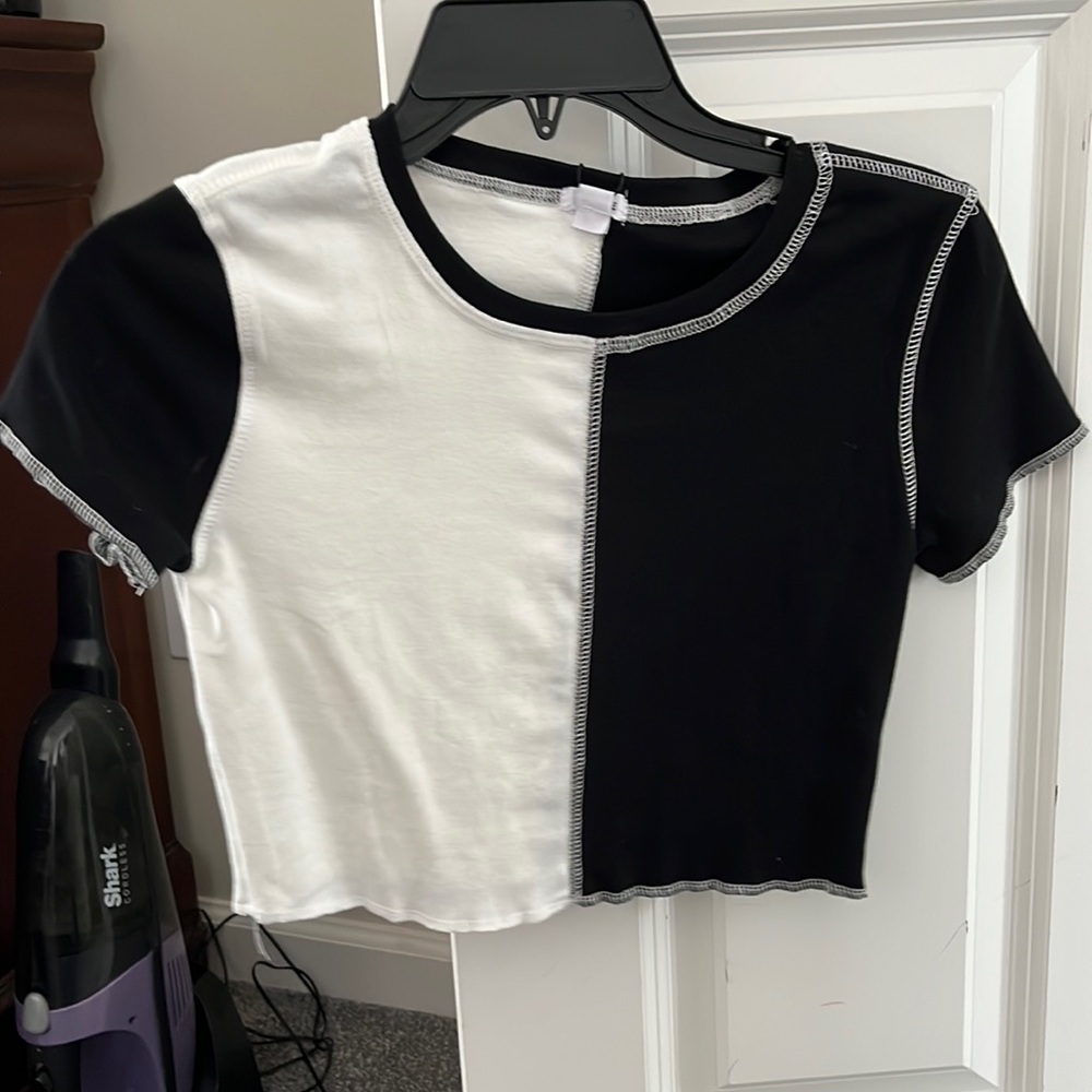 NWT- black and white baby tee